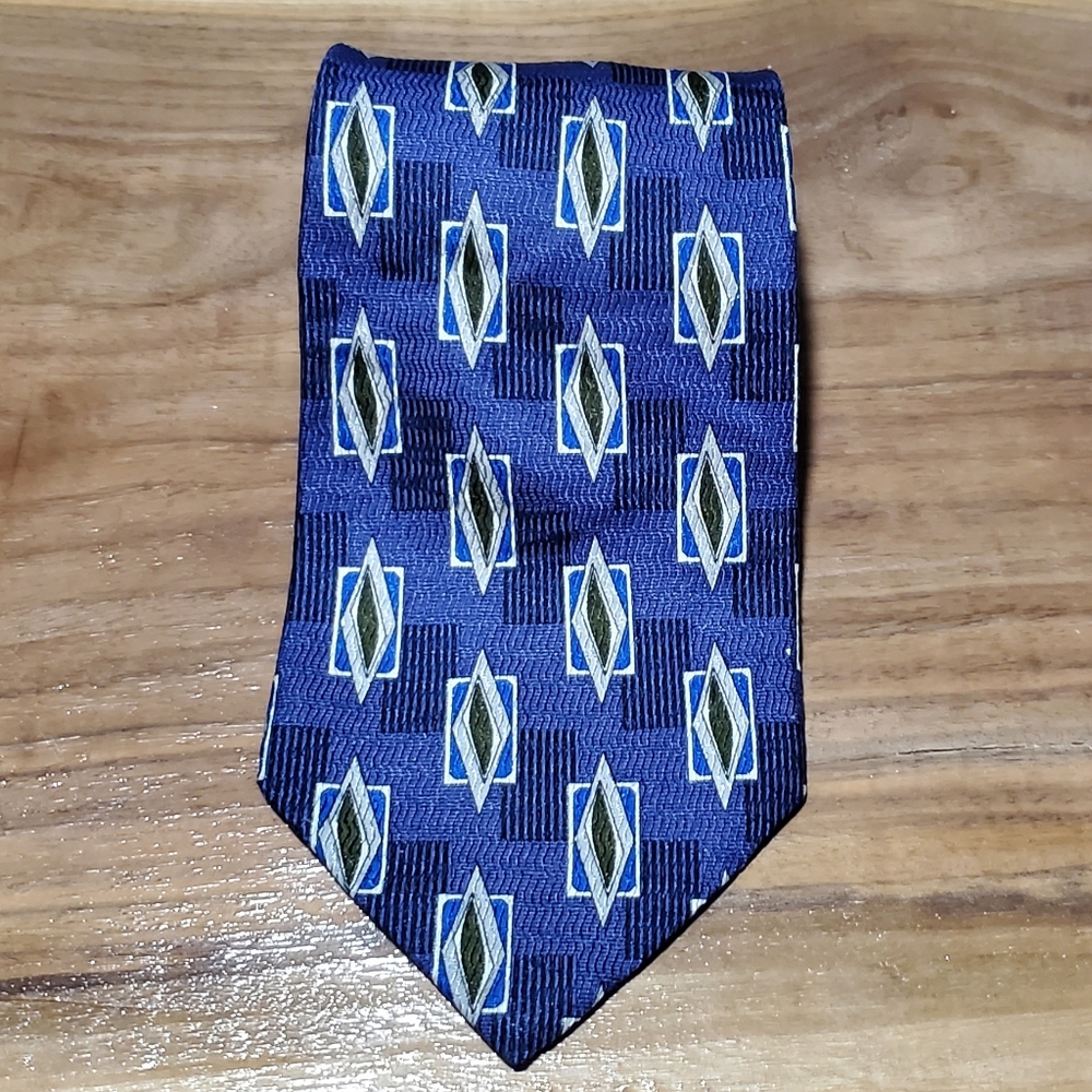 Distinction Executive Wear Geometric Blue Tie 100% Silk Made In Canada